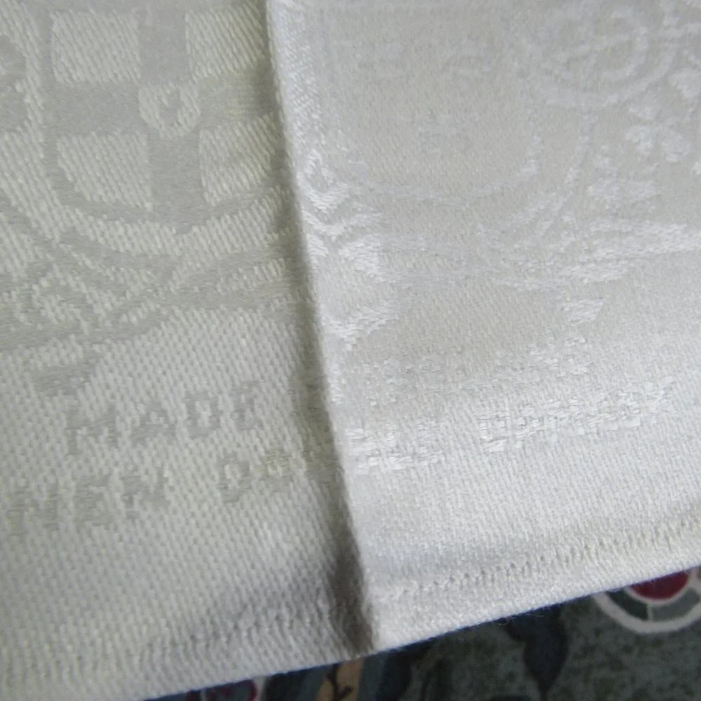 5 NWOT WHITE DAMASK 22